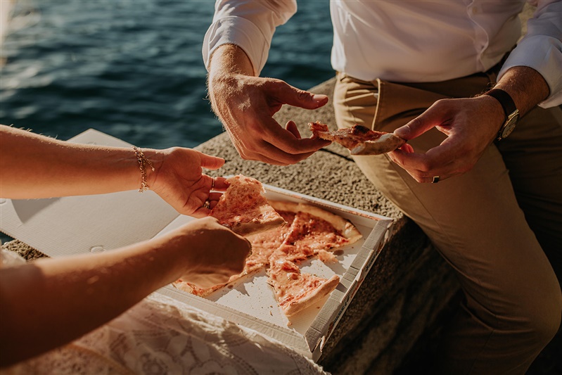 pizza date and elopement ideas in lago di como italy